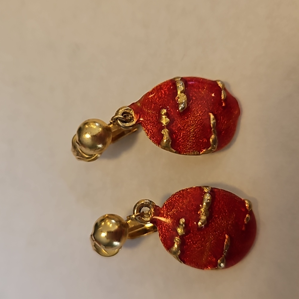 Enamel Clip On Earrings Red Gold Oval Sparkly Drop Dangle Vintage Jewelry